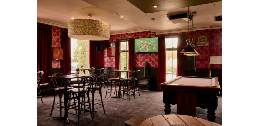 Yarra glen grand hotel teepee tours